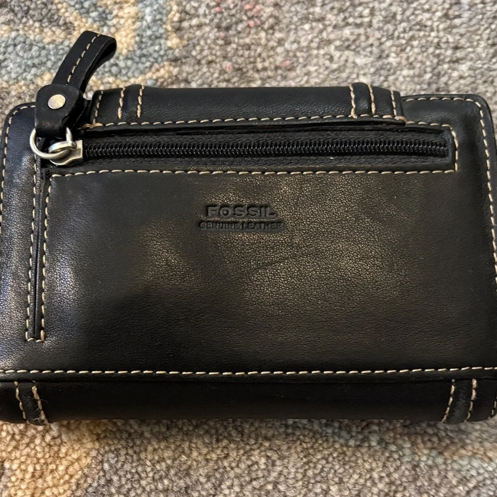 Fossil Black Leather Wallet with Contrast Stitching - Picture 2 of 9